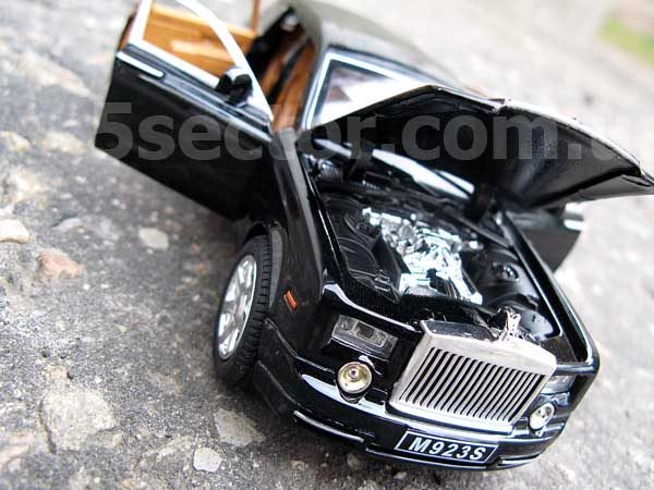 Rolls-Royce Phantom Коллекционная модель 1:24