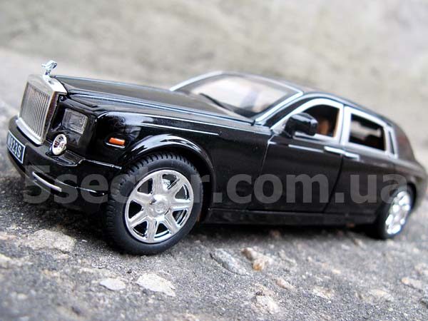 Rolls-Royce Phantom Коллекционная модель 1:24