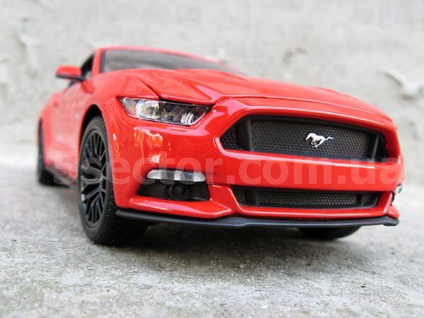 Ford Mustang 2015 Коллекционная модель автомобиля 1:18
