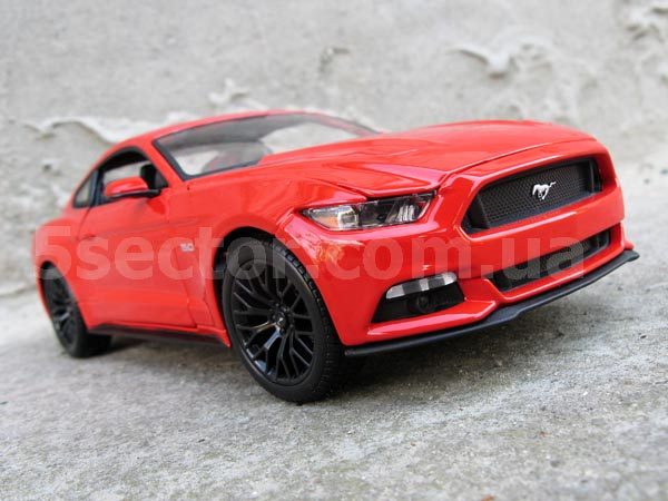 Ford Mustang 2015 Коллекционная модель автомобиля 1:18