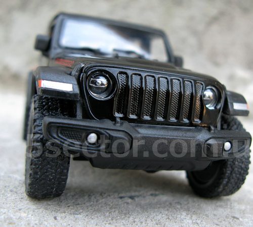 Jeep Wrangler Close Top Коллекционная модель 1:36