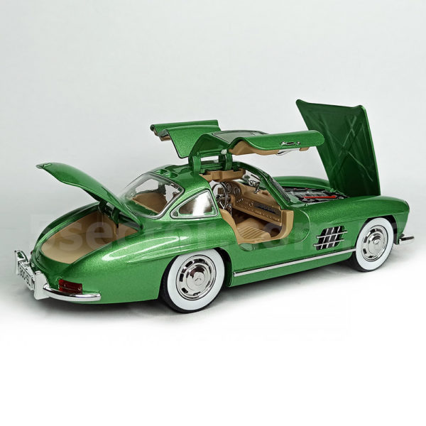 Mercedes-Benz 300SL (W198) Модель 1:24 Зеленый