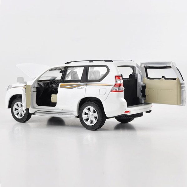 Toyota Land Cruiser Prado Масштабная модель 1:32 Белый