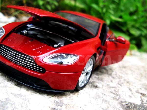 Aston Martin V12 Vantage 2010 Модель 1:24 Красный