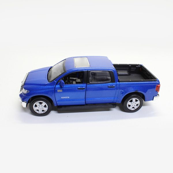 Toyota Tundra Коллекционная модель автомобиля 1:36