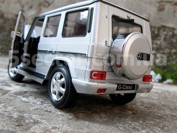 Mercedes-Benz G-Class 2009 Модель 1:24 Серый