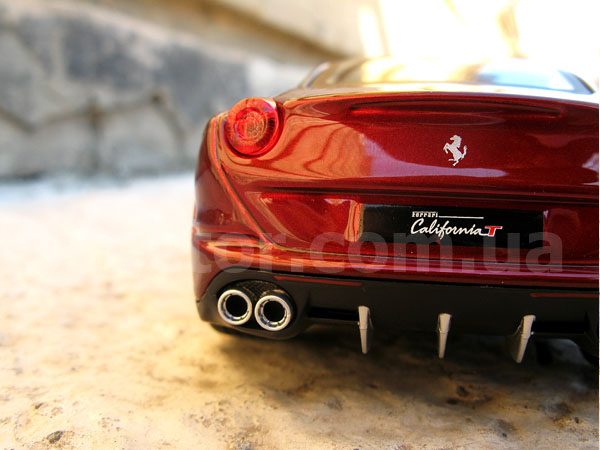 Ferrari California T Коллекционная модель автомобиля 1:24