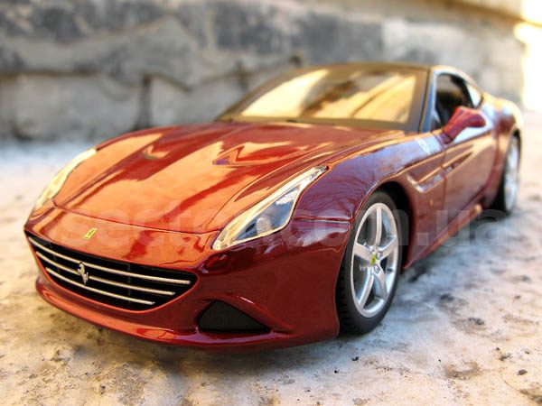 Ferrari California T Коллекционная модель автомобиля 1:24