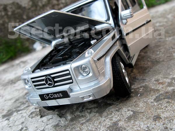 Mercedes-Benz G-Class 2009 Модель 1:24 Серый