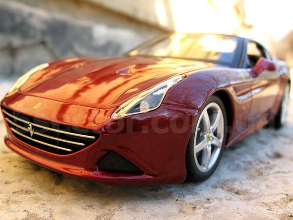 Ferrari California T Коллекционная модель автомобиля 1:24