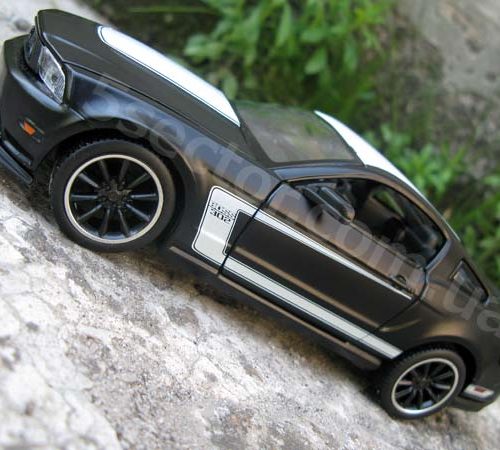 Ford Mustang Boss 302 Модель 1:24 Черный