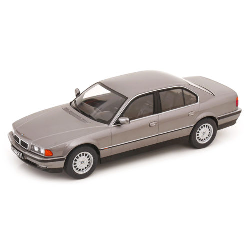 BMW 740i E38 1994 Модель 1:18 Серый