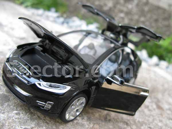 Tesla Model X Коллекционная модель автомобиля 1:32