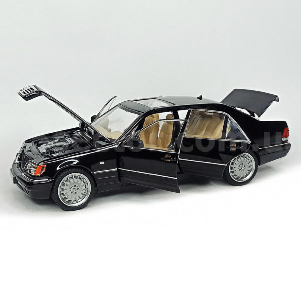 Mercedes-Benz S 320 W140 Модель 1:24 Черный