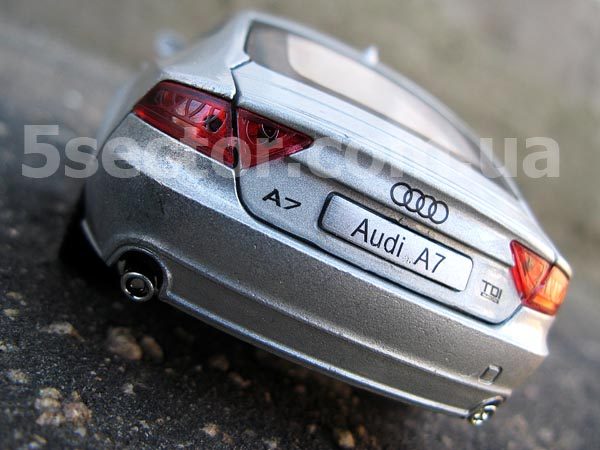 Audi A7 Коллекционная модель автомобиля 1:24