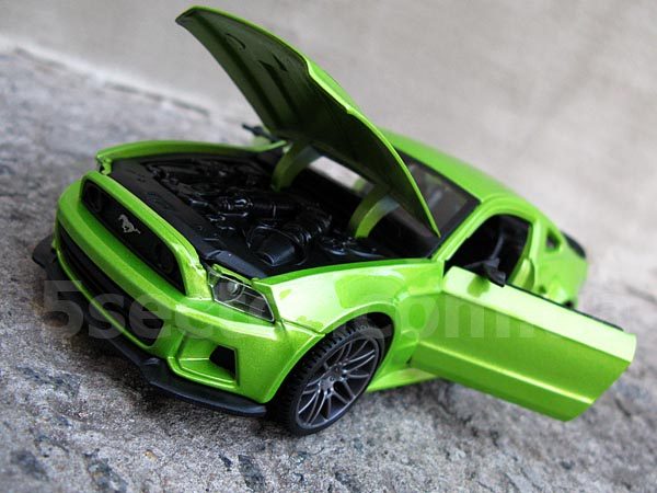 Ford Mustang Street Racer 2014 Коллекционная модель 1:24