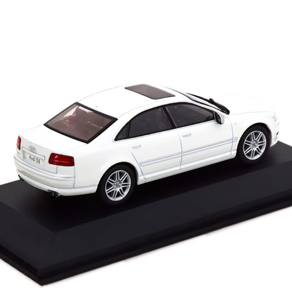 Audi S8 D3 2010 Масштабная модель 1:43 Белый