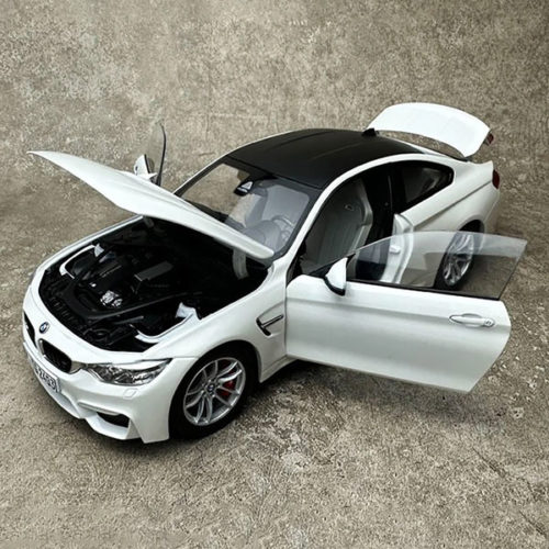 BMW M4 F82 Масштабная модель 1:18 Белый