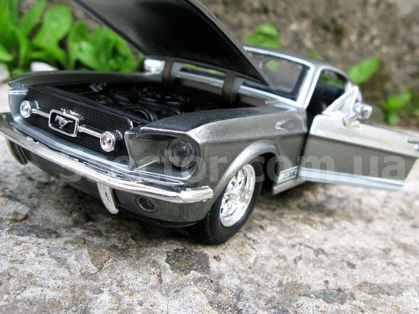 Ford Mustang GT 1967 Модель 1:24 Серый