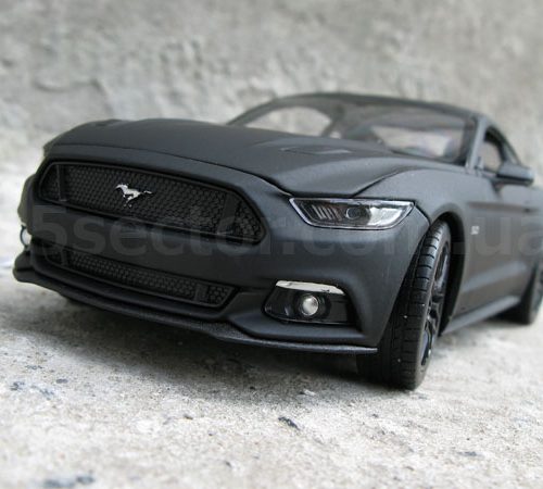 Ford Mustang GT 2015 Модель 1:24 Черный матовый
