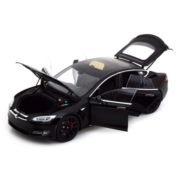 Tesla Model S P100D Модель 1:18 Черный