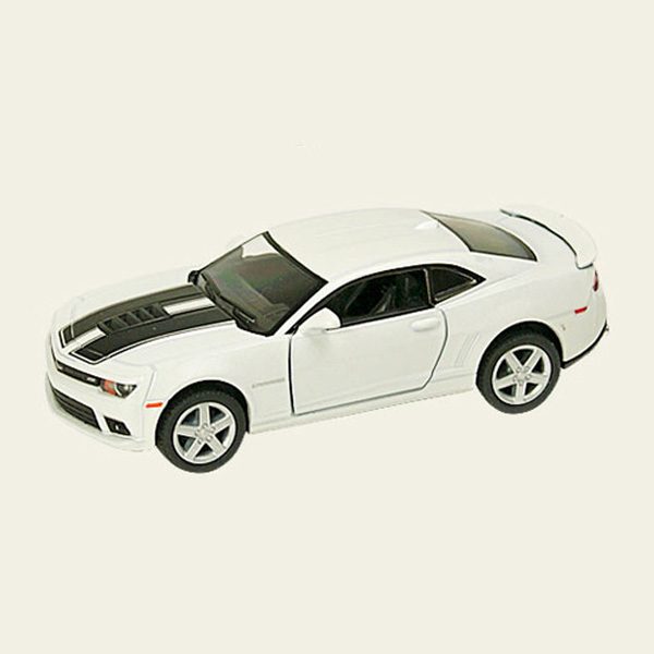 2014 Chevrolet Camaro Модель автомобиля 1:36 Белый