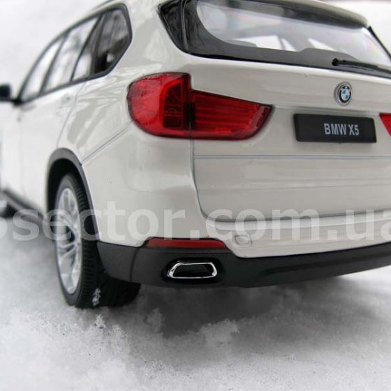 BMW X5 Коллекционная модель 1:24 Белый
