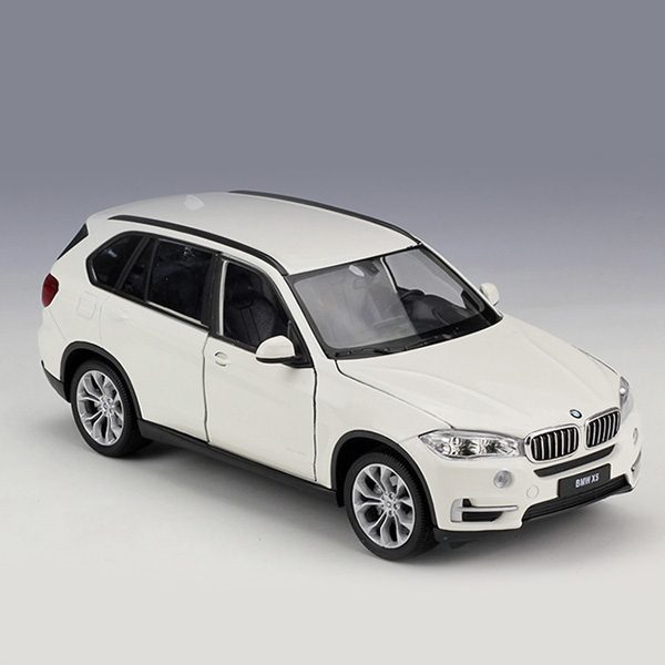 BMW X5 Коллекционная модель 1:24 Белый
