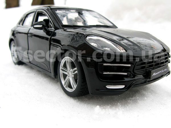 Porsche Macan Turbo Модель 1:24 Черный