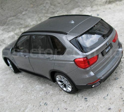 BMW X5 Коллекционная модель автомобиля 1:24