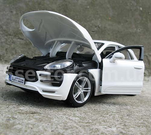 Porsche Macan Turbo Коллекционная модель 1:24