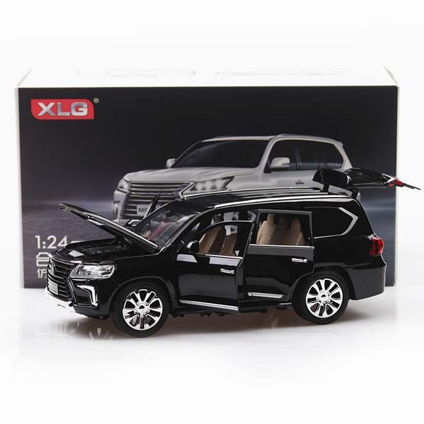 Lexus LX 570 Коллекционная модель 1:24 Черный