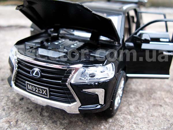 Lexus LX 570 Коллекционная модель 1:24 Черный