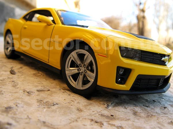 Chevrolet Camaro ZL1 2012 Модель 1:24 Желтый