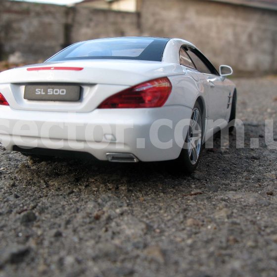 Mercedes-Benz SL500 Коллекционная модель 1:24