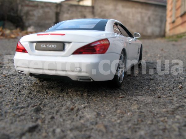 Mercedes-Benz SL500 Коллекционная модель 1:24