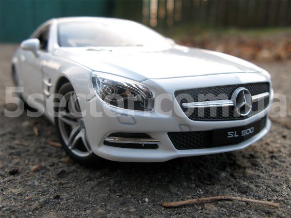 Mercedes-Benz SL500 Коллекционная модель 1:24