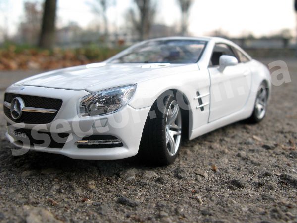 Mercedes-Benz SL500 Коллекционная модель 1:24