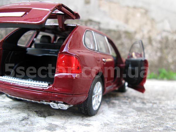 Porsche Cayenne Turbo Модель 1:24 Красный