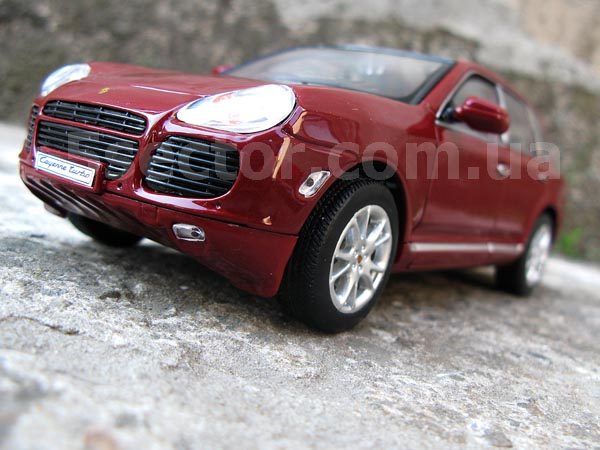 Porsche Cayenne Turbo Модель 1:24 Красный