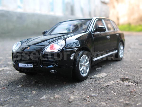 Porsche Cayenne Turbo Коллекционная модель 1:24