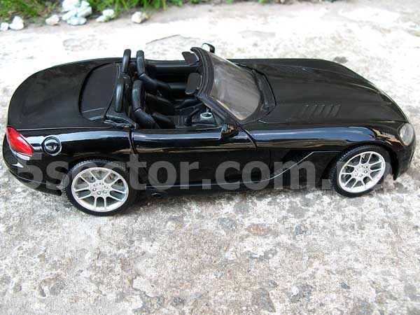 Dodge Viper SRT-10 special edition 2003 модель 1:18