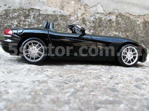 Dodge Viper SRT-10 special edition 2003 модель 1:18