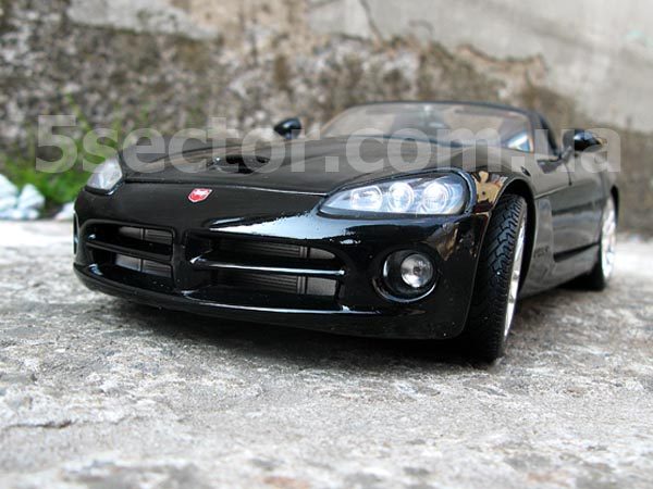 Dodge Viper SRT-10 special edition 2003 модель 1:18