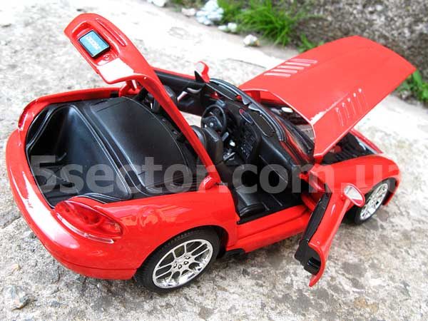 Dodge Viper SRT-10 2003 special edition Модель 1:18 Красный