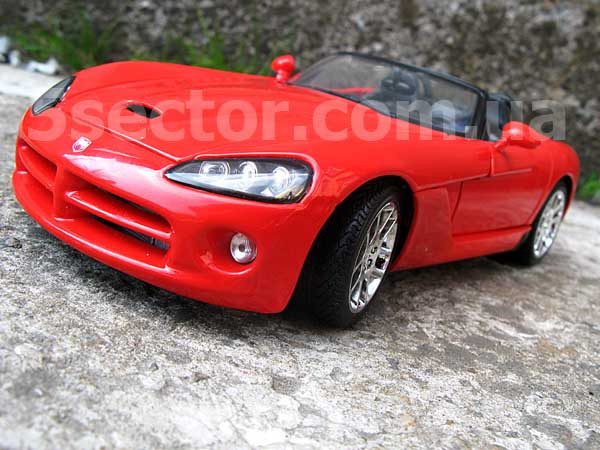 Dodge Viper SRT-10 2003 special edition Модель 1:18 Красный