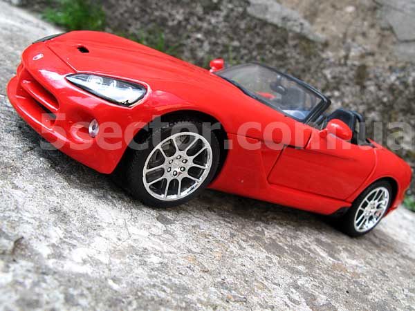 Dodge Viper SRT-10 2003 special edition Модель 1:18 Красный