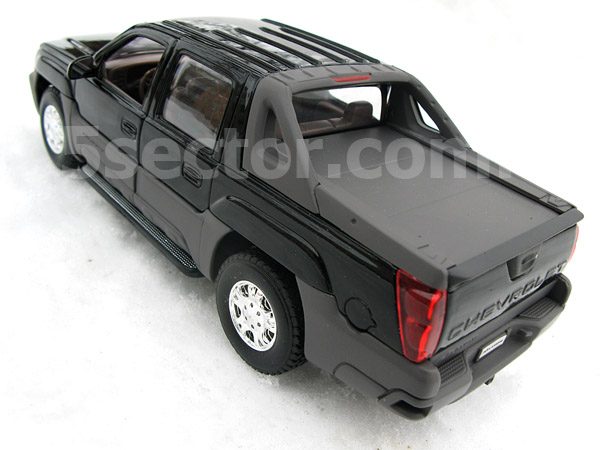 Chevrolet Avalanche 2002 Коллекционная модель 1:24