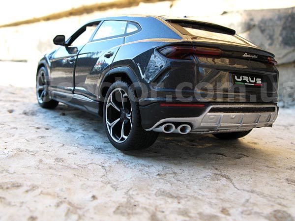 Lamborghini Urus Коллекционная модель 1:24