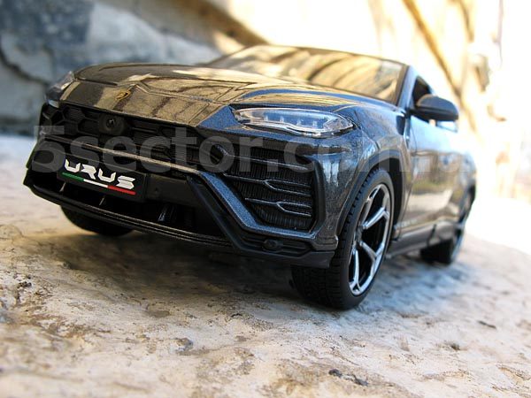 Lamborghini Urus Коллекционная модель 1:24